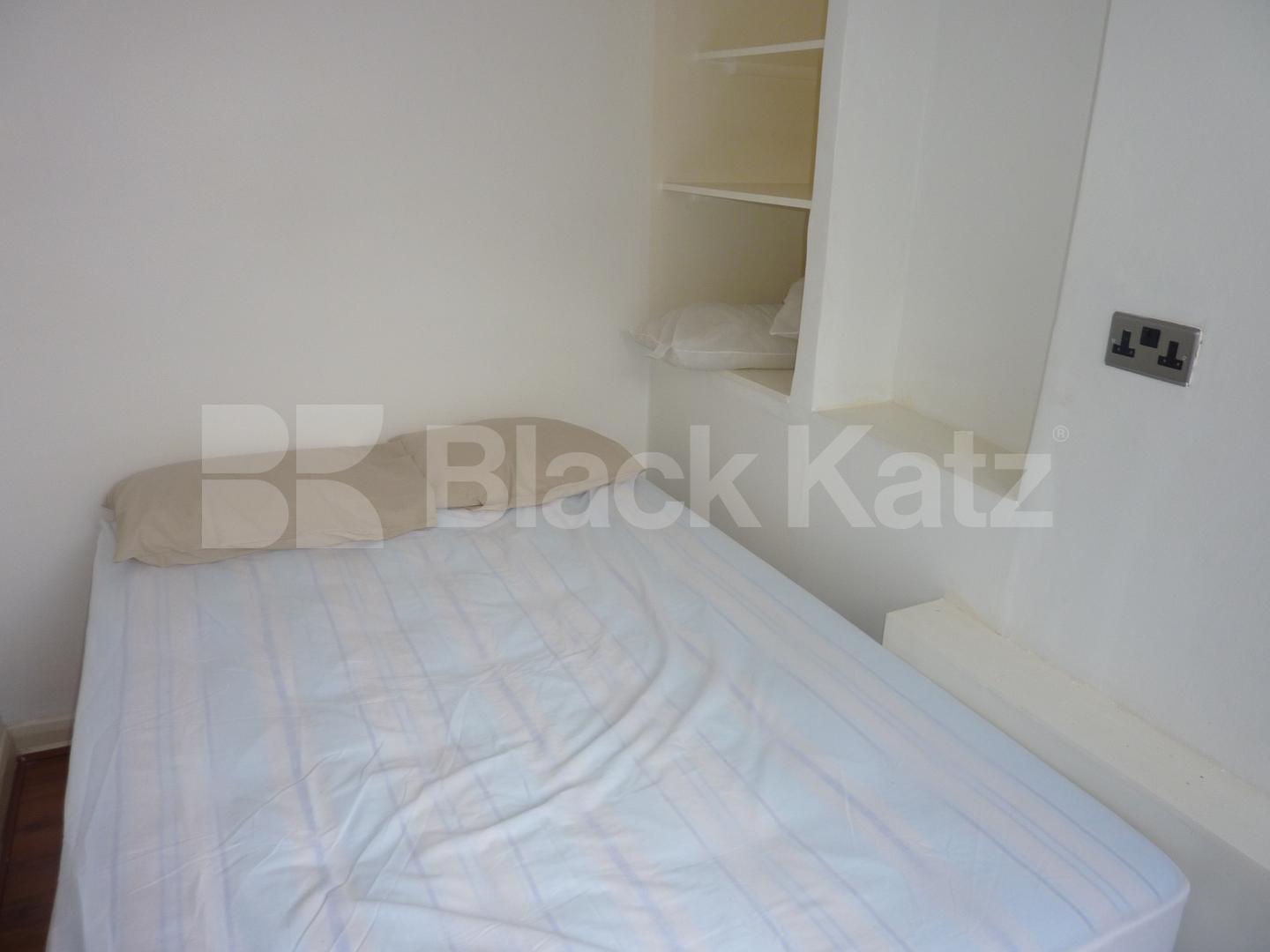 			BY REGENTS CANAL!, 2 Bedroom, 1 bath, 1 reception Flat			 Highstone Mansions Camden Road, CAMDEN